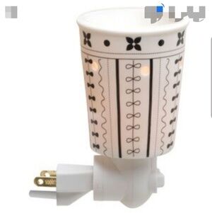 SCENTSY | BUD PLUG-IN
